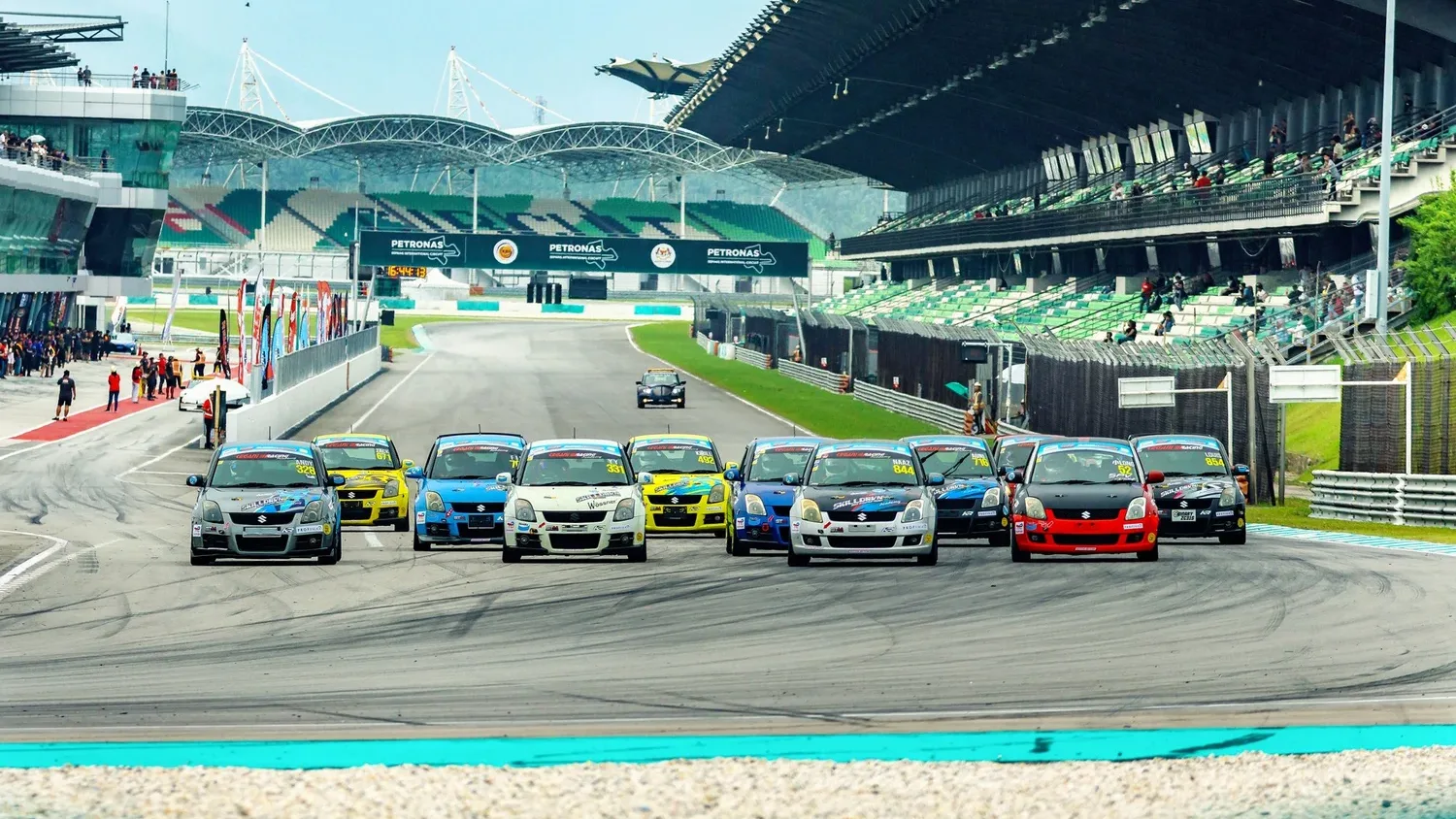 SKILLDRVN One Make Race Swift grid at Sepang
